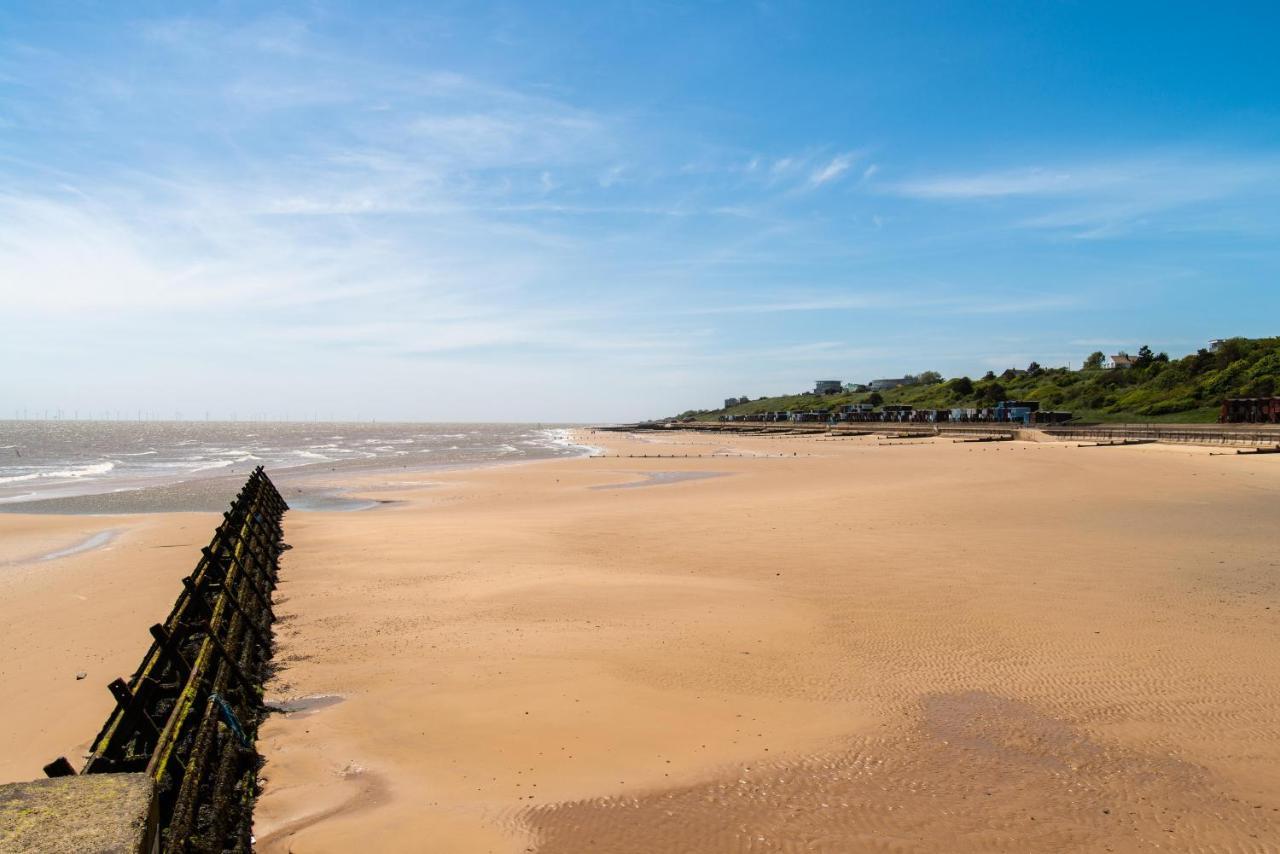 8 Berth Caravan For Hire At St Osyth Beach Ref 28047R Clacton-on-Sea Eksteriør bilde